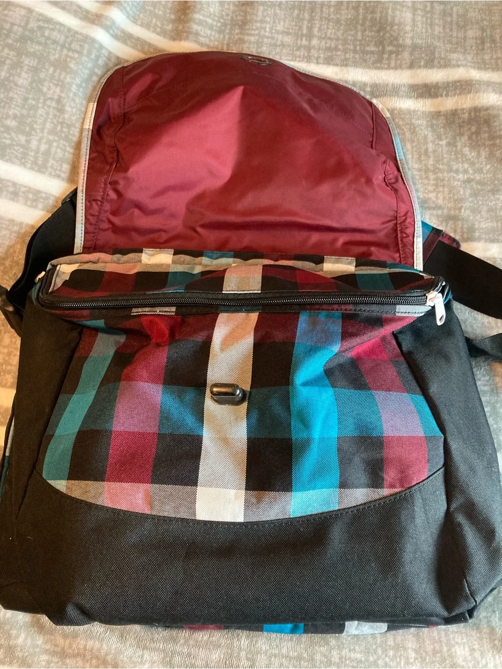 New Dakine Brooke Messenger Bag with Separate Padded Laptop Compartment